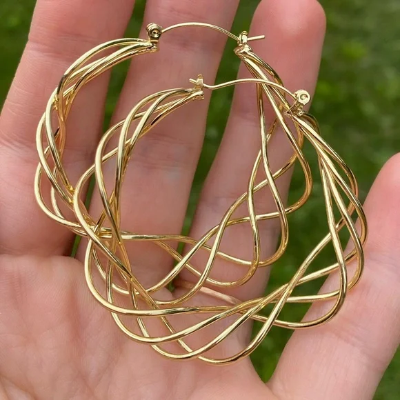New 18k gold plated hoop earrings - Picture 1 of 5